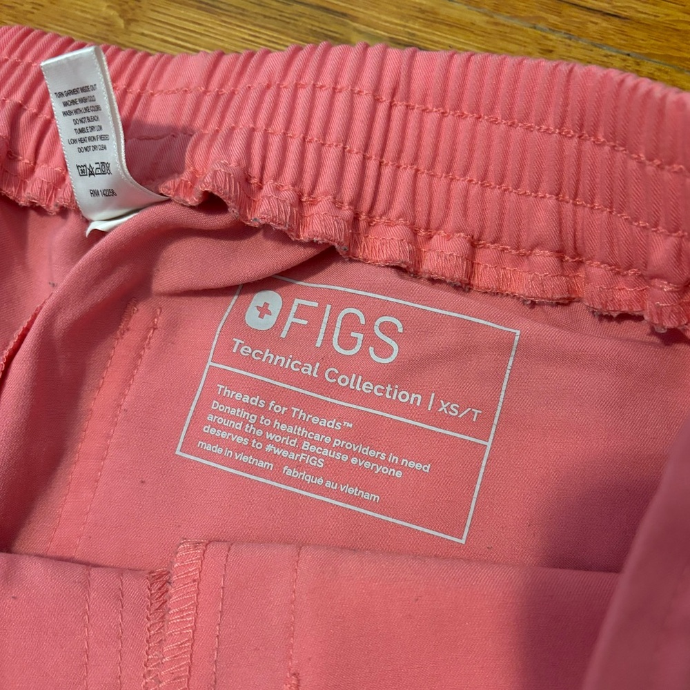 FIGS Yola Skinny Scrub Pants - Picture 2 of 2